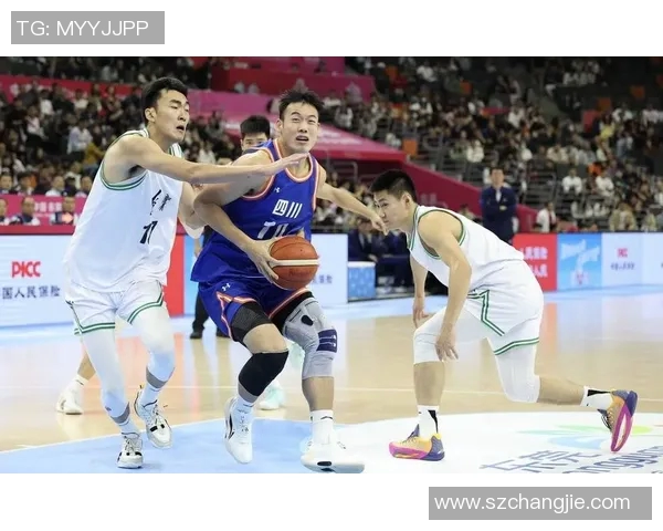 四川男篮迎战上海队CBA赛季激战即将上演球迷期待精彩对决 四川男篮迎战上海队CBA赛季激战即将上演球迷期待精彩对决