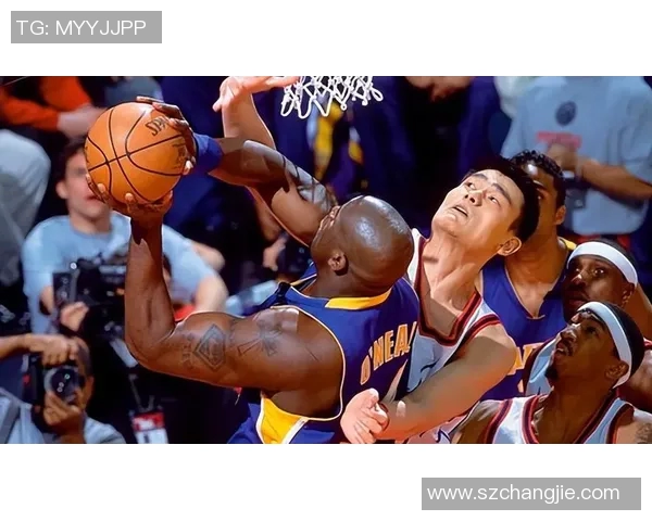 姚明领衔火箭对决热火的经典之战回顾与精彩瞬间解析 姚明领衔火箭对决热火的经典之战回顾与精彩瞬间解析