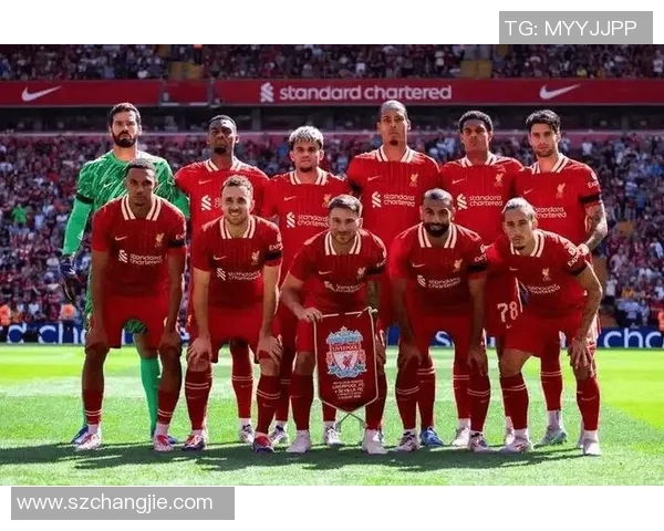 英超激战利物浦主场迎战斯旺西全力争胜展现强大实力