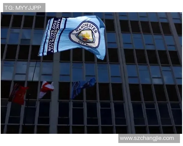 曼城遭欧足联重罚3000万欧元并禁赛一年引发广泛关注