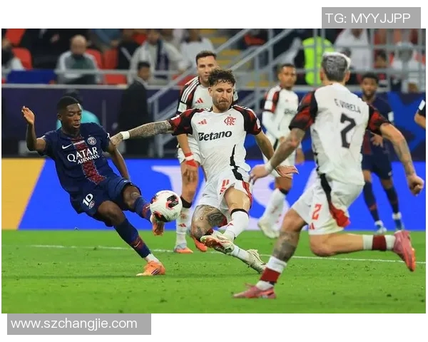 多特蒙德与巴黎圣日耳曼首回合激战回顾与精彩瞬间分析