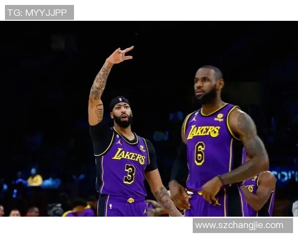 湖人对阵热火精彩直播中球迷们快来一起见证这场激烈对决 湖人对阵热火精彩直播中球迷们快来一起见证这场激烈对决