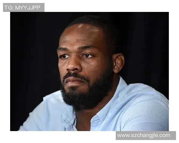 琼斯与科米尔再度对决谁能在这场巅峰之战中笑到最后 琼斯与科米尔再度对决谁能在这场巅峰之战中笑到最后